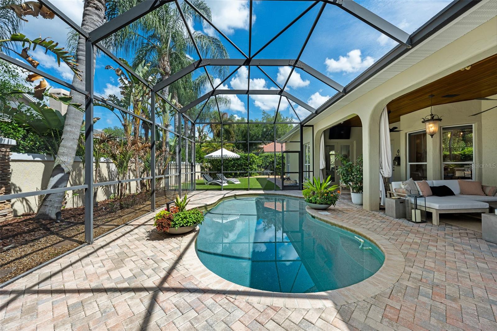 1921 FLORESTA VIEW DR