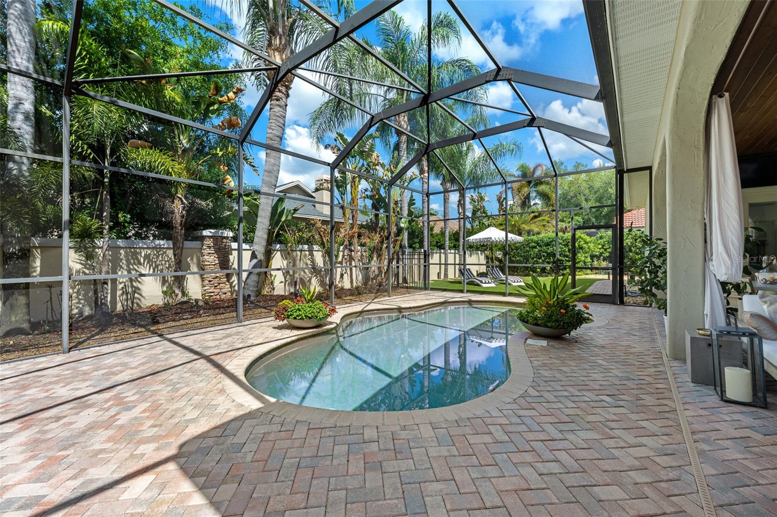 1921 FLORESTA VIEW DR