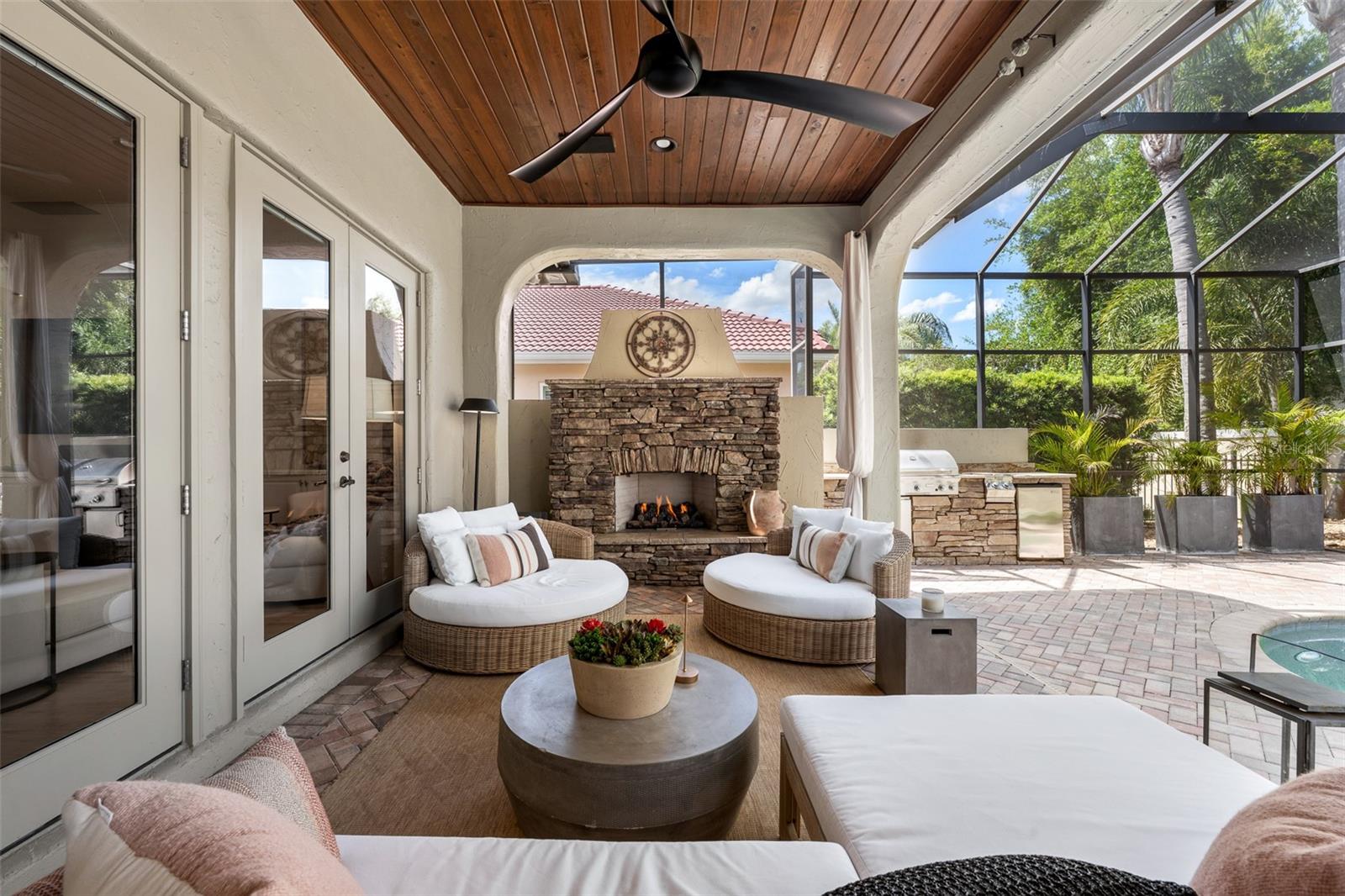 1921 FLORESTA VIEW DR