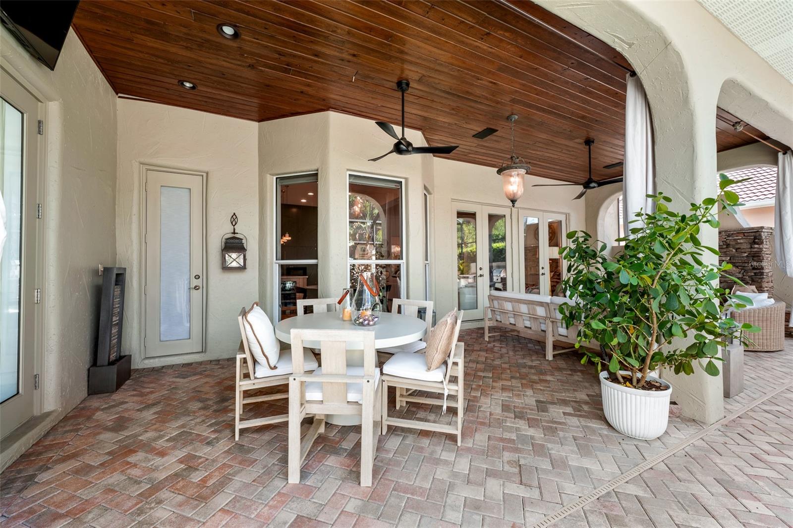 1921 FLORESTA VIEW DR