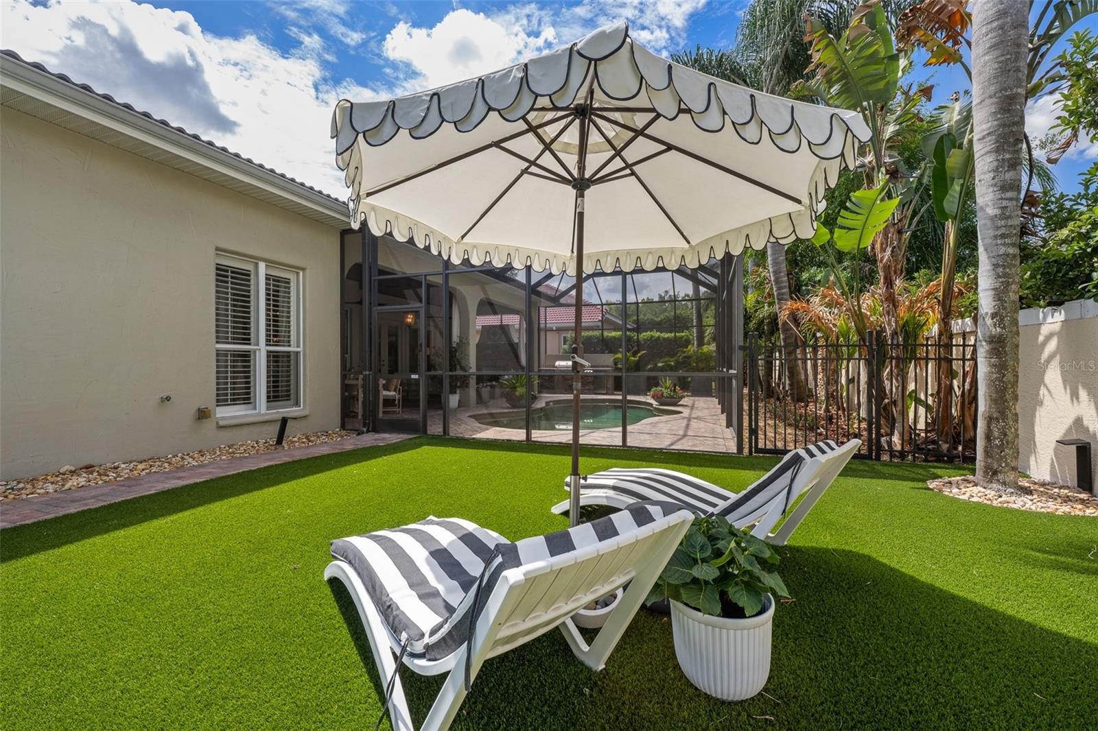 1921 FLORESTA VIEW DR