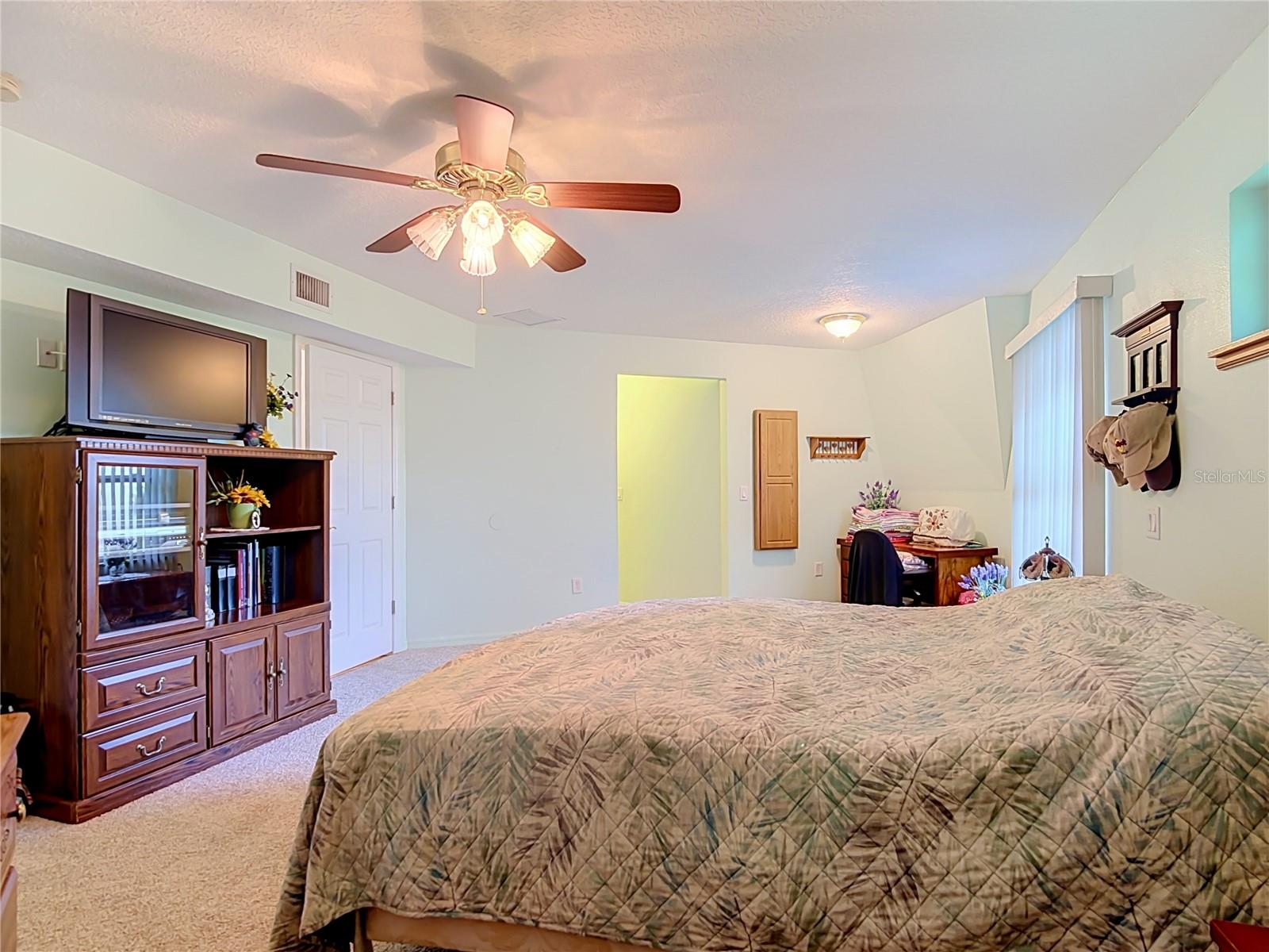 2320 BOGAERT RD