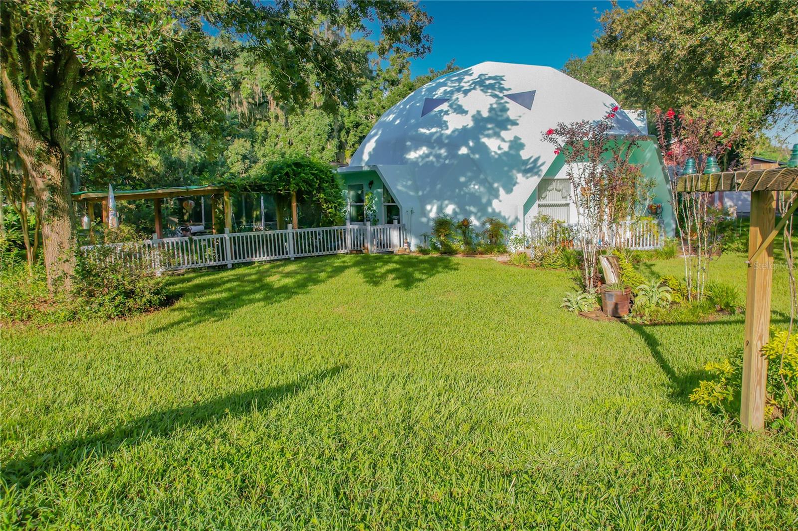 2320 BOGAERT RD