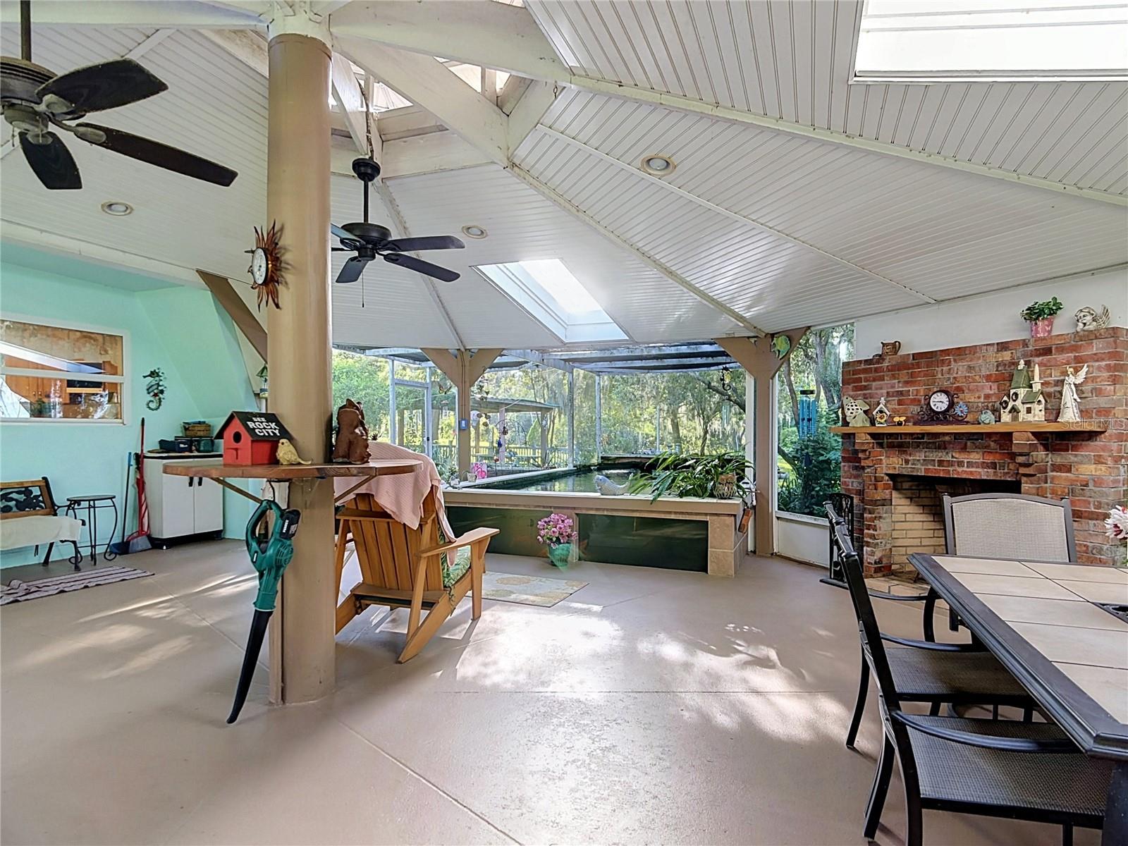 2320 BOGAERT RD