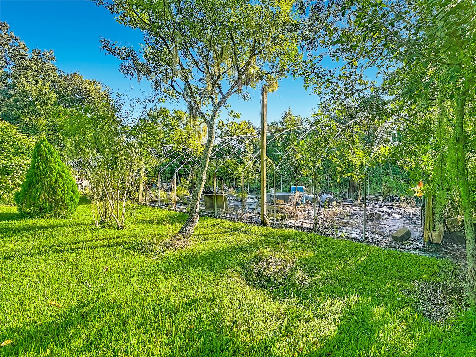 2320 BOGAERT RD