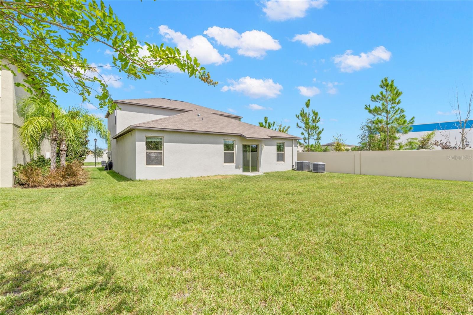 5061 WHITE CHICORY DR