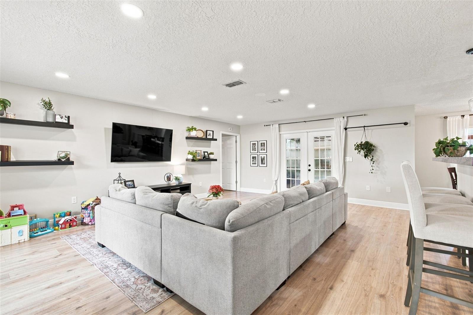 9639 ALVERNON DR