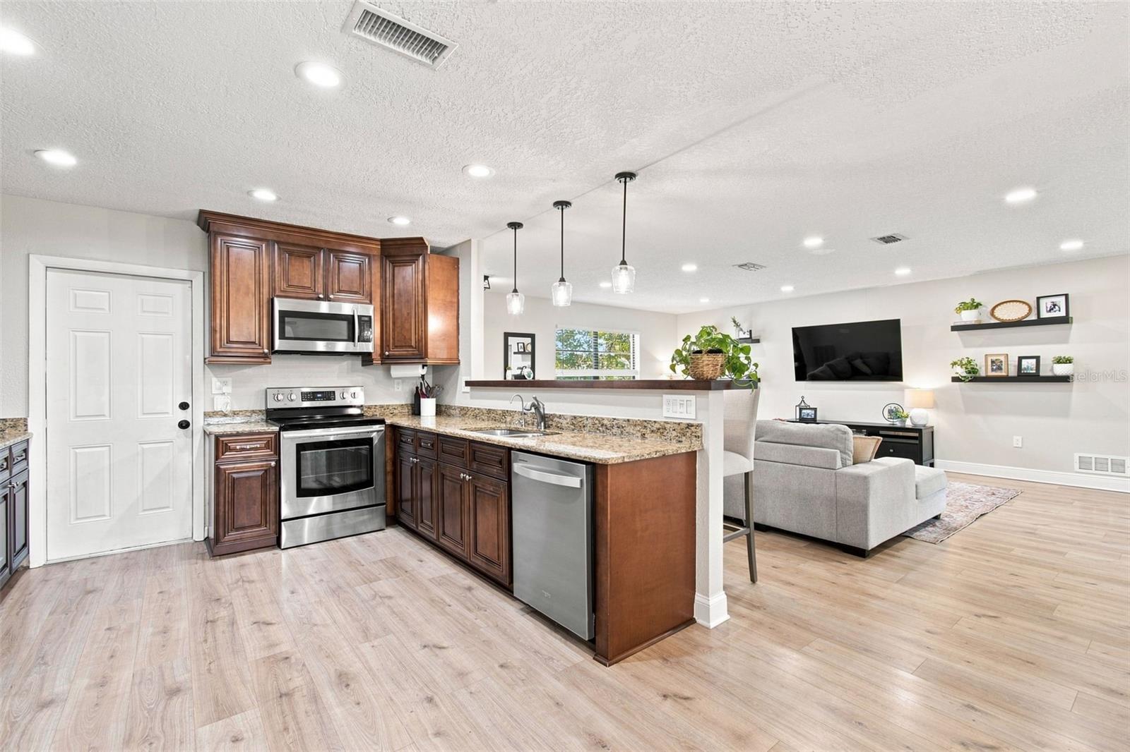 9639 ALVERNON DR