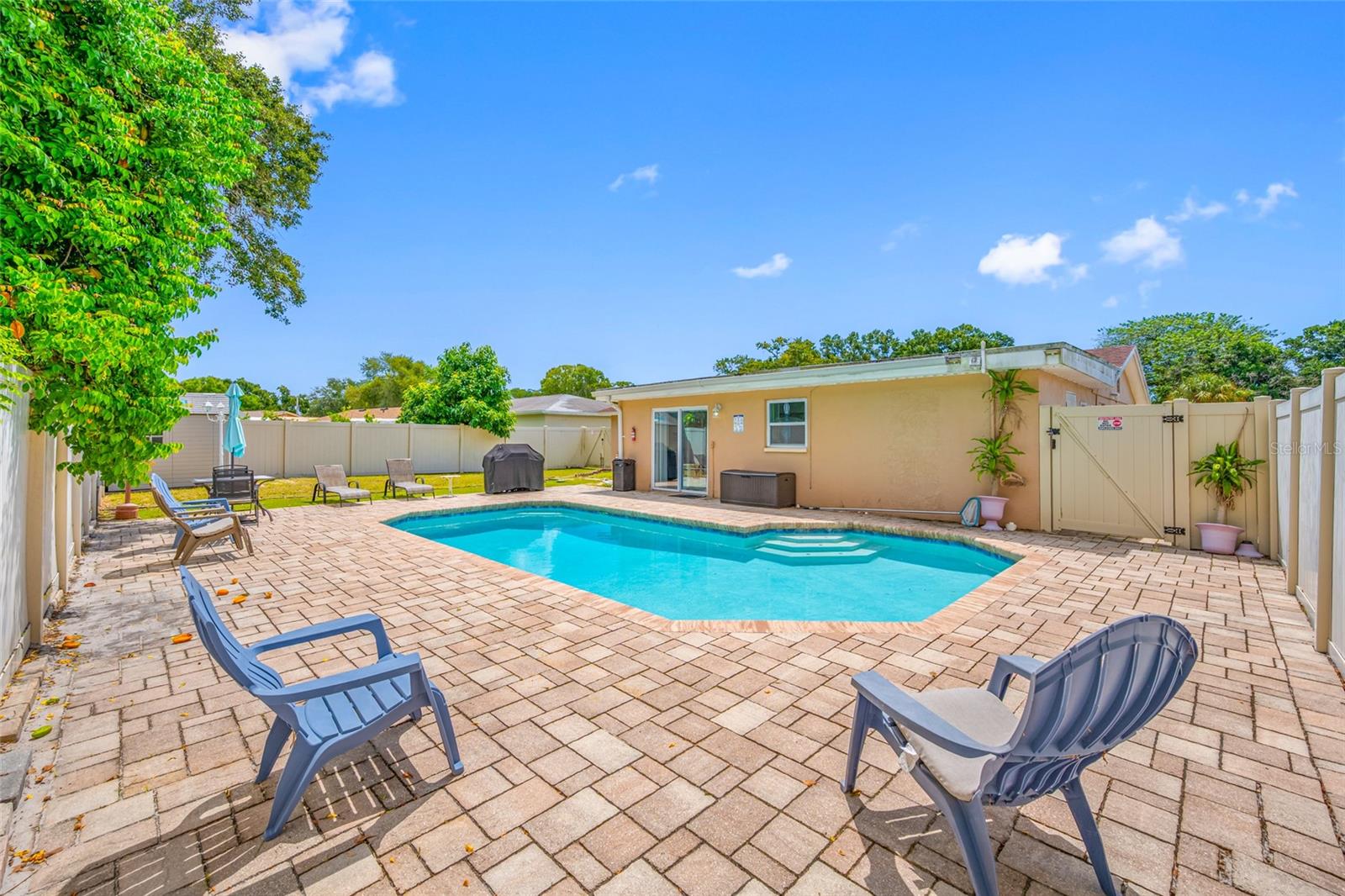 8339 DRYCREEK DR