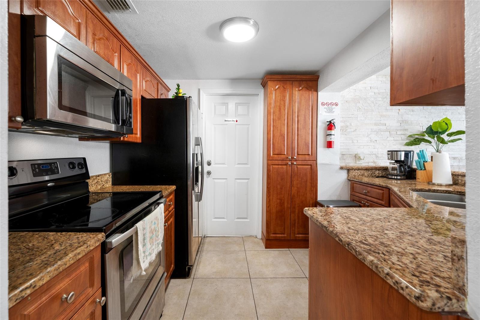 8339 DRYCREEK DR