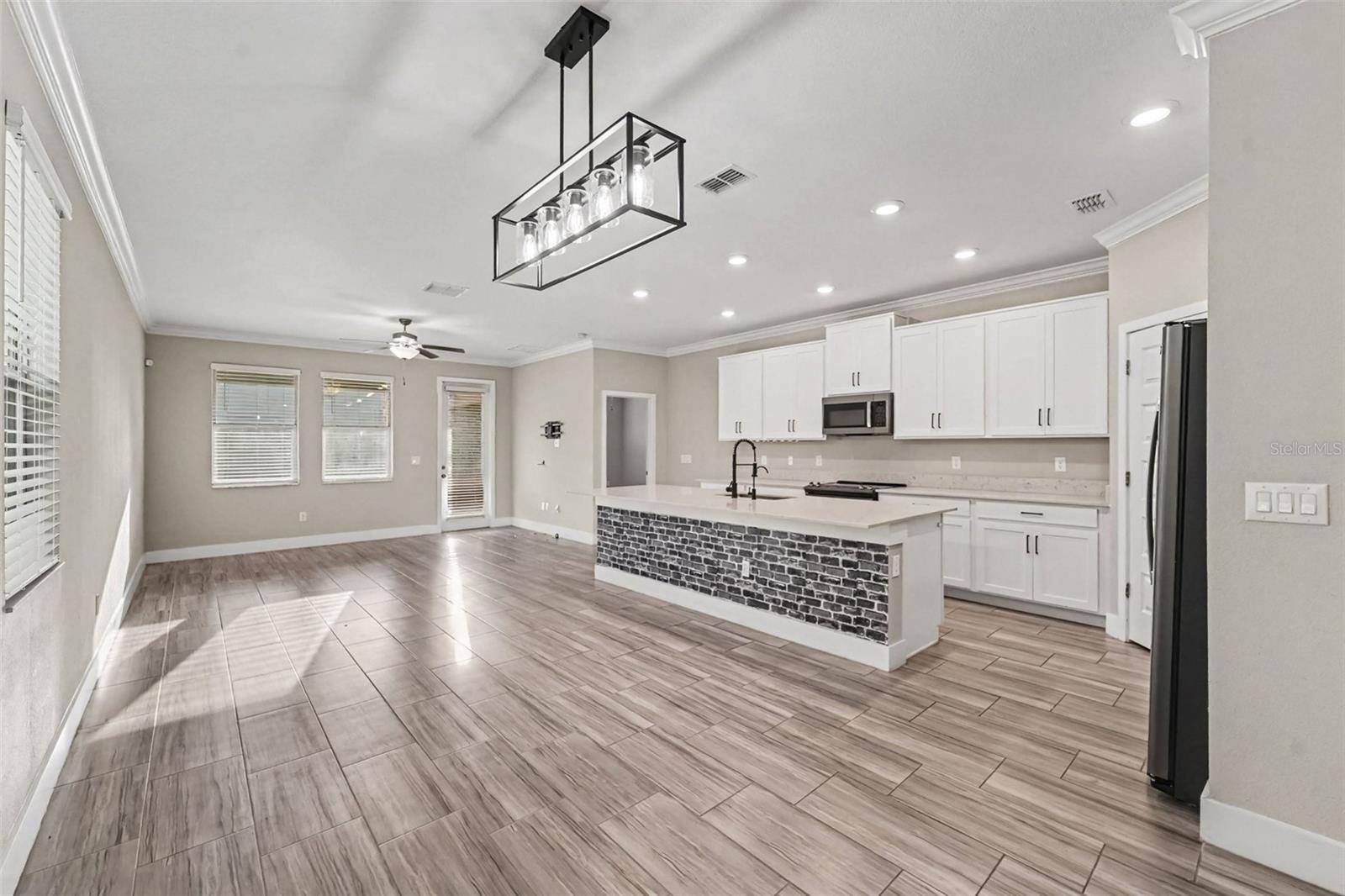 9604 LITTLE BLUESTEM DR