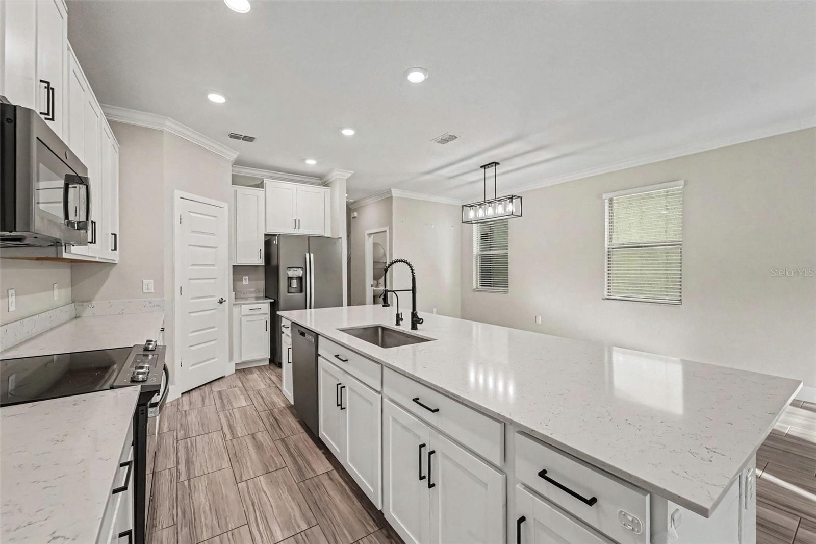 9604 LITTLE BLUESTEM DR