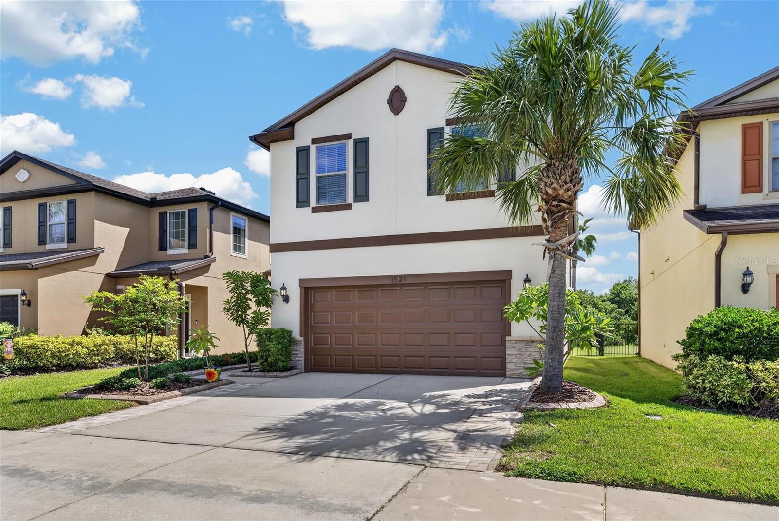 1521 CUSTER BAYOU ST