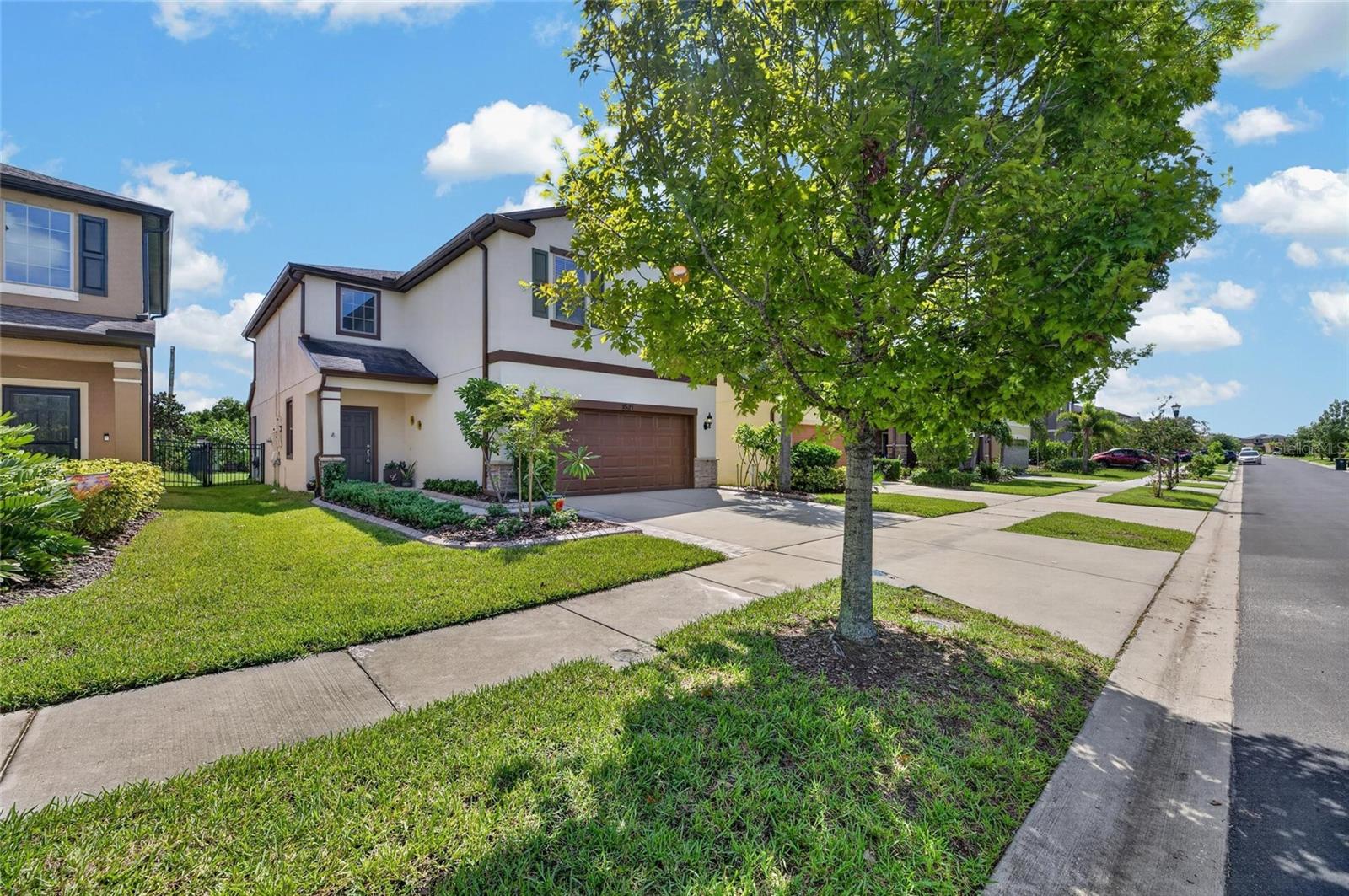 1521 CUSTER BAYOU ST