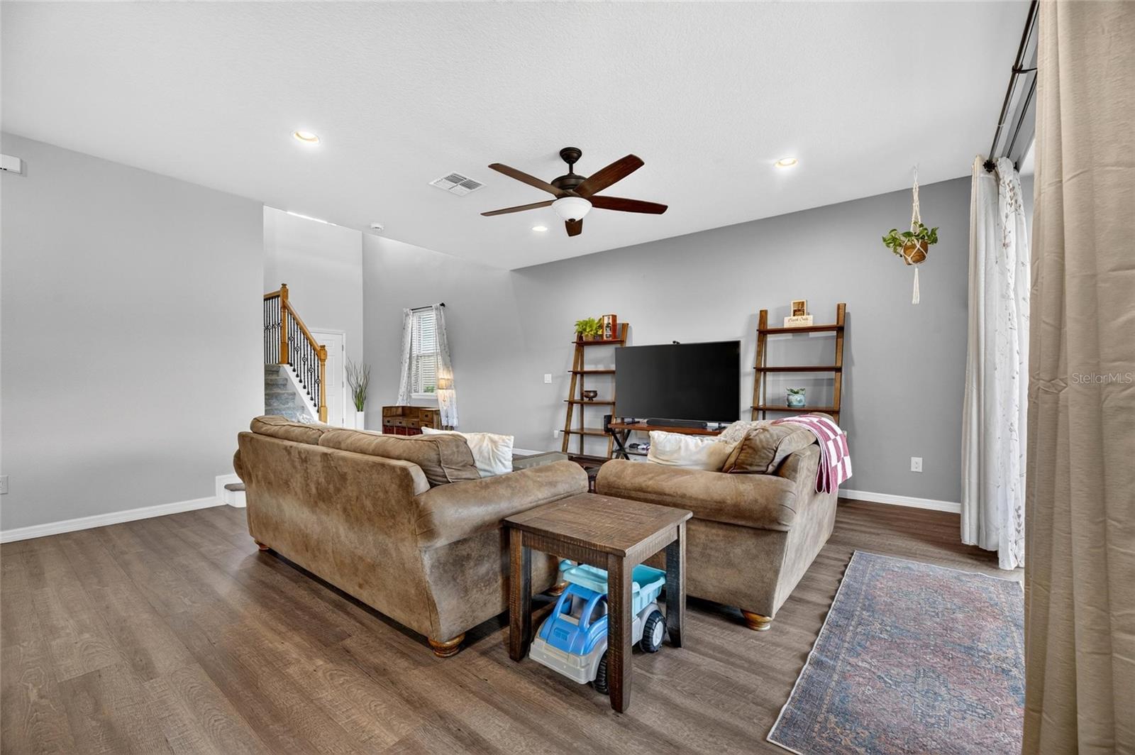 1521 CUSTER BAYOU ST