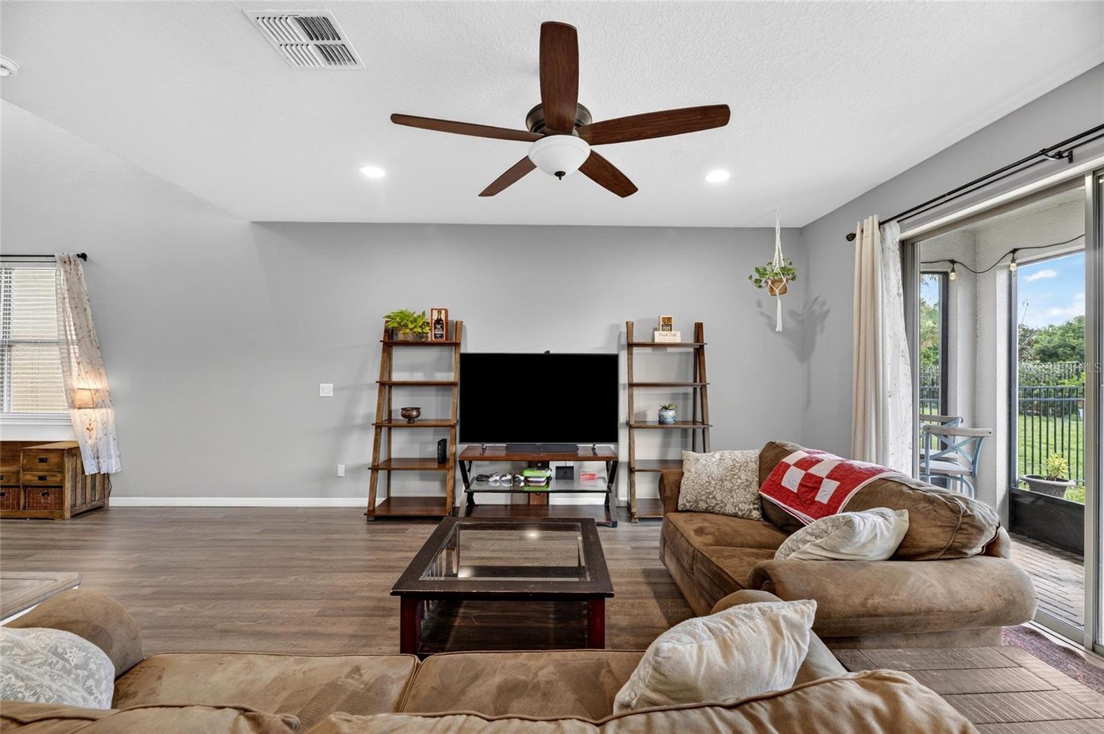 1521 CUSTER BAYOU ST