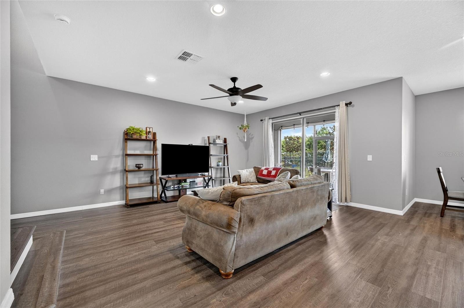 1521 CUSTER BAYOU ST