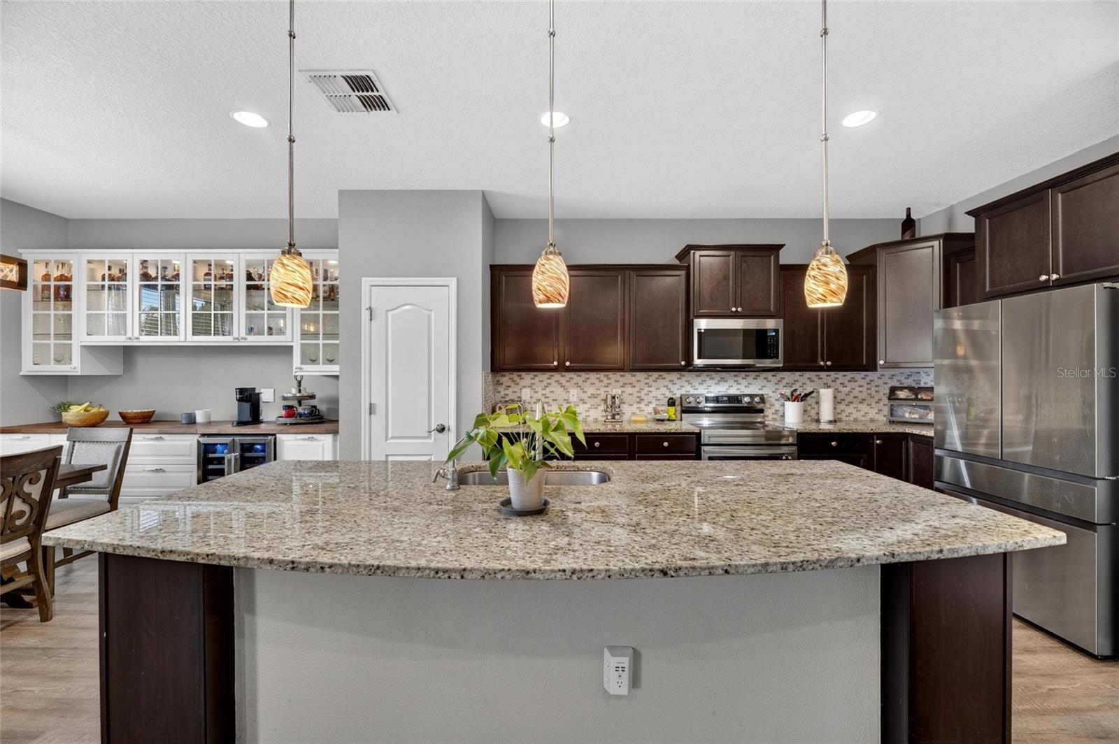1521 CUSTER BAYOU ST