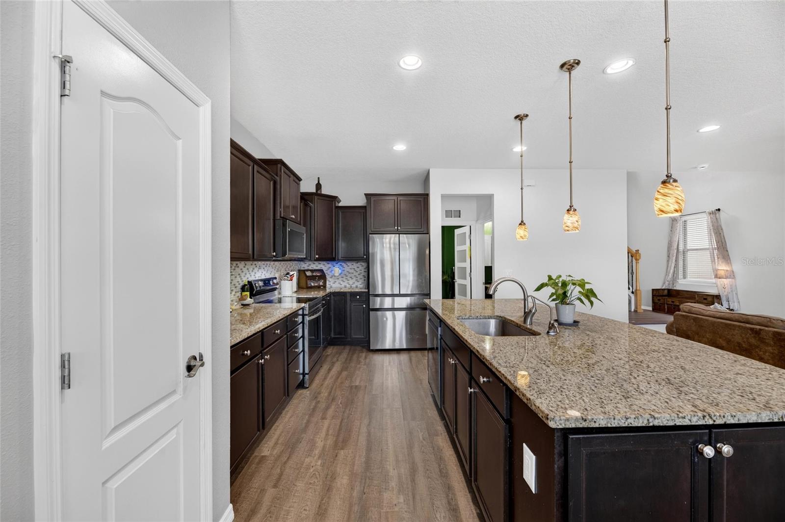 1521 CUSTER BAYOU ST