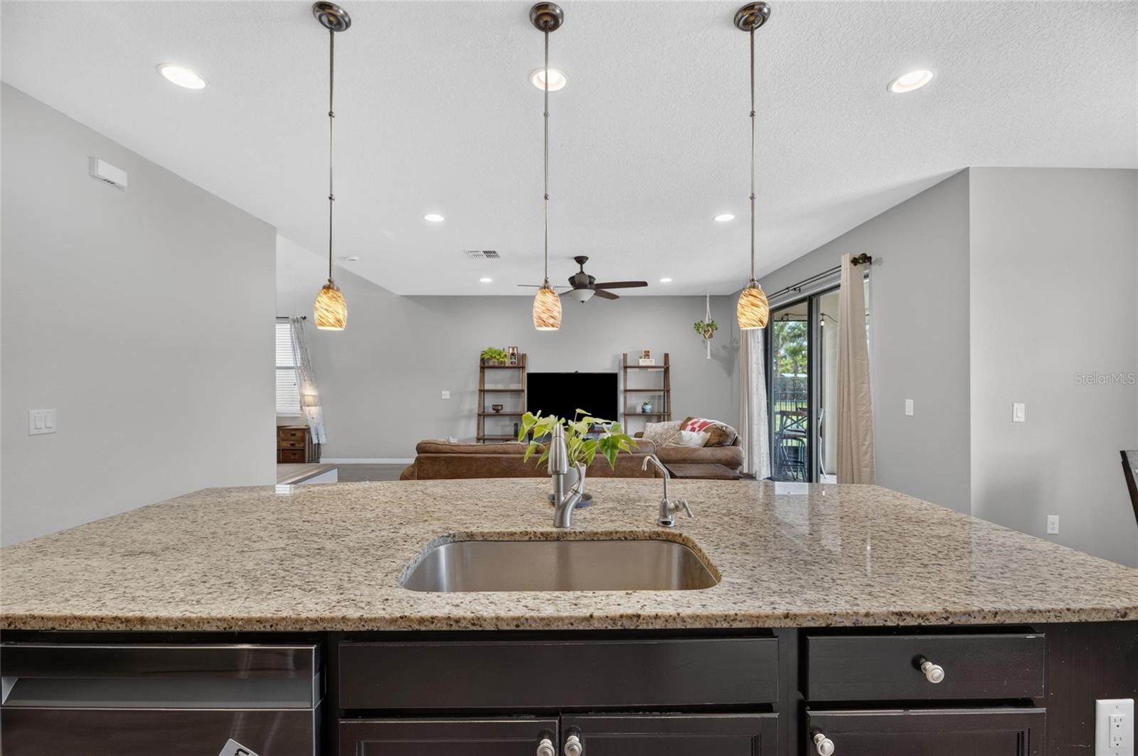 1521 CUSTER BAYOU ST