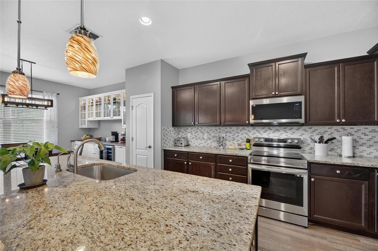1521 CUSTER BAYOU ST