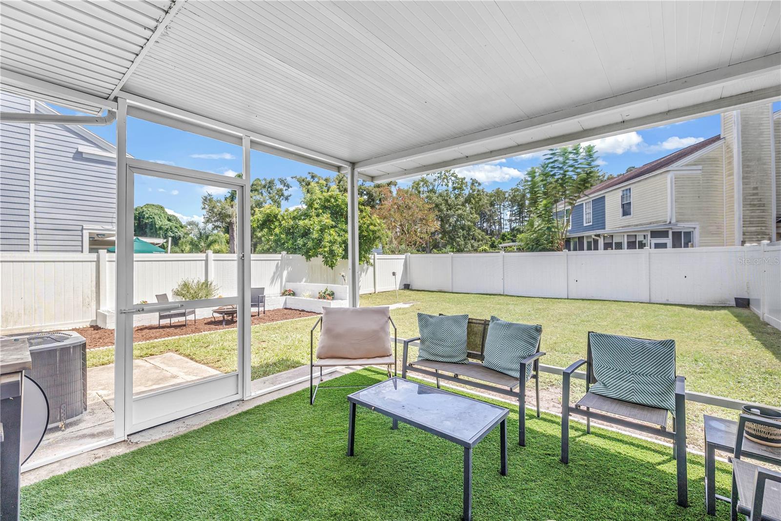6240 OAK CLUSTER CIR