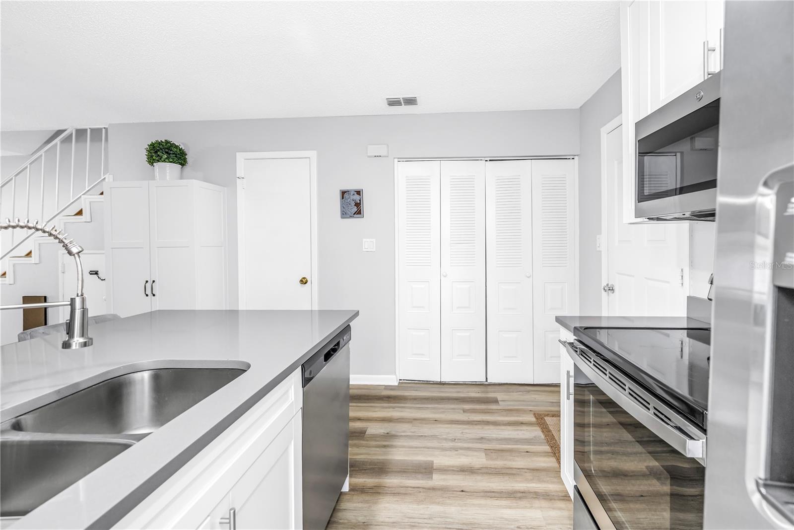 6240 OAK CLUSTER CIR