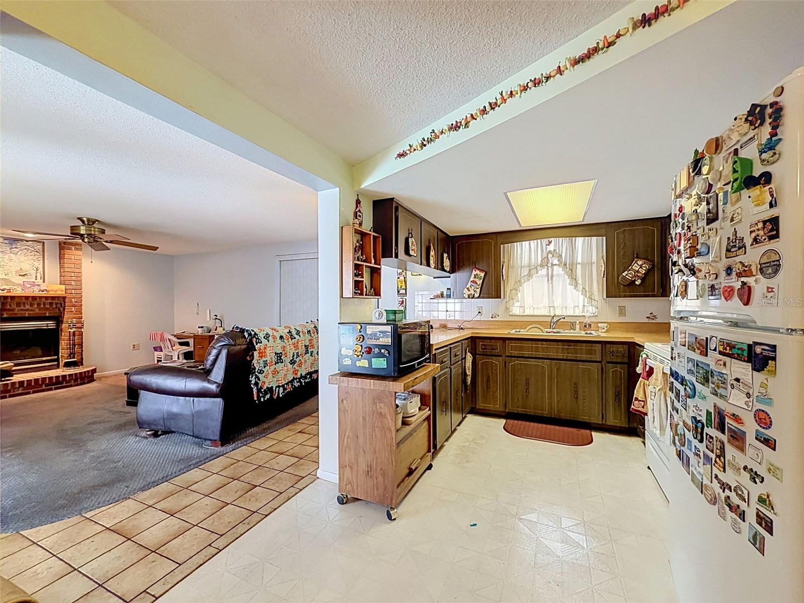 9916 LAKE CHRISE LN