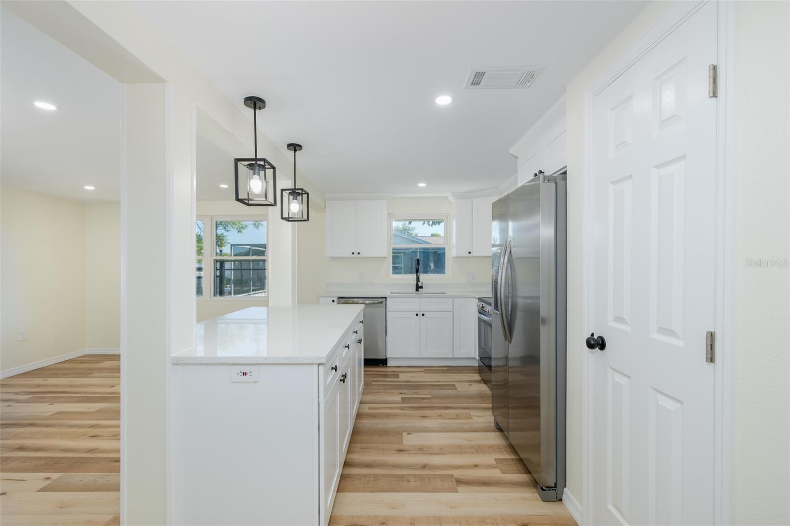 11611 NEWELL DR
