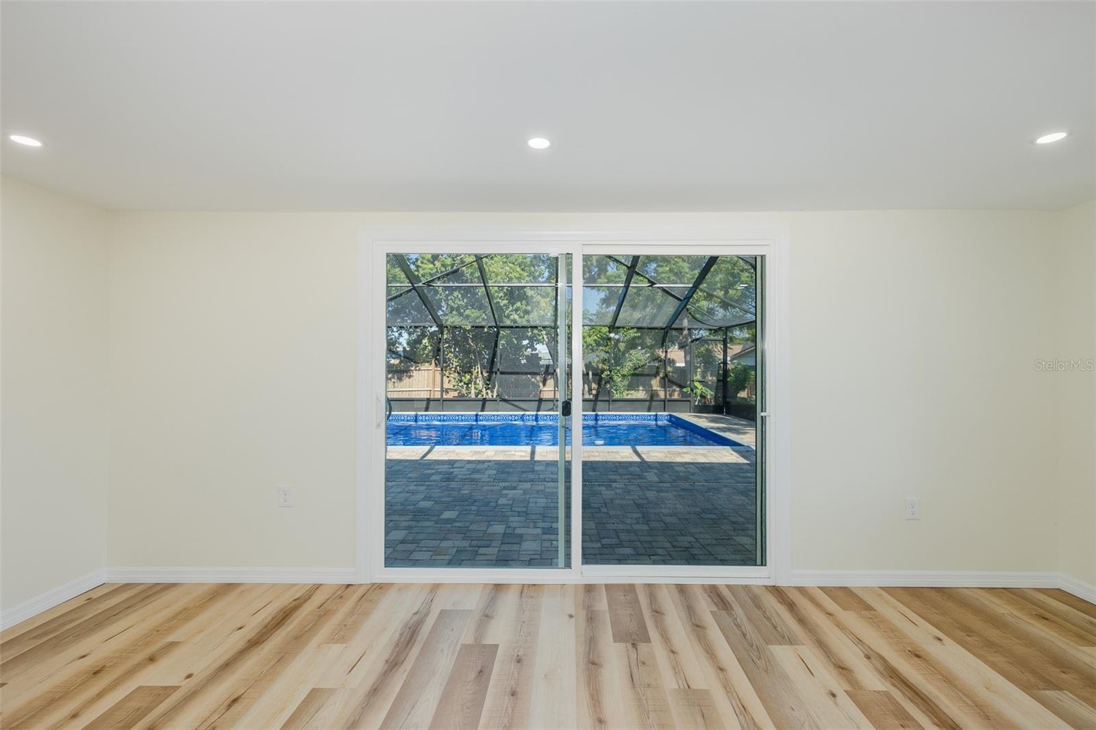 11611 NEWELL DR