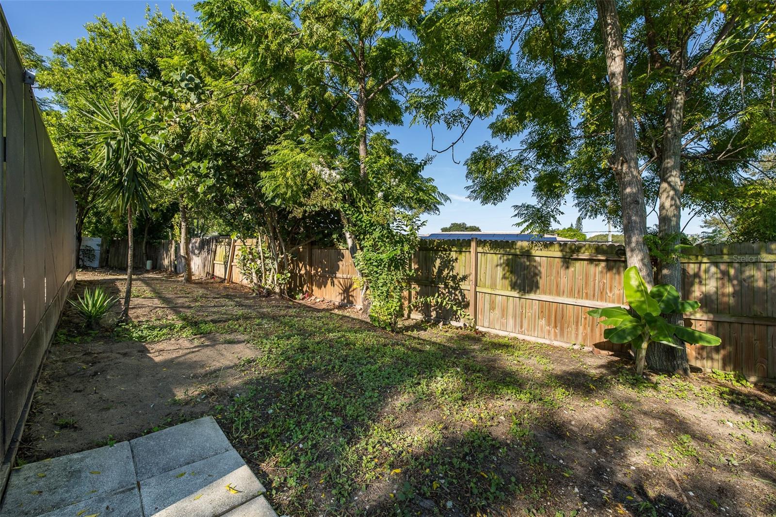 11611 NEWELL DR
