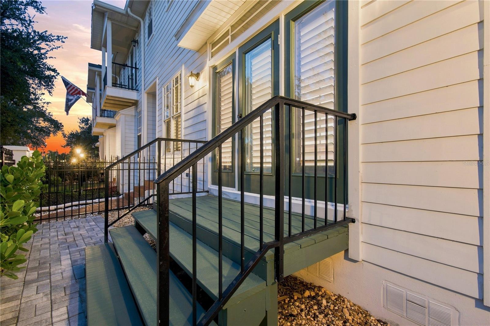 113 BOSPHOROUS AVE #1