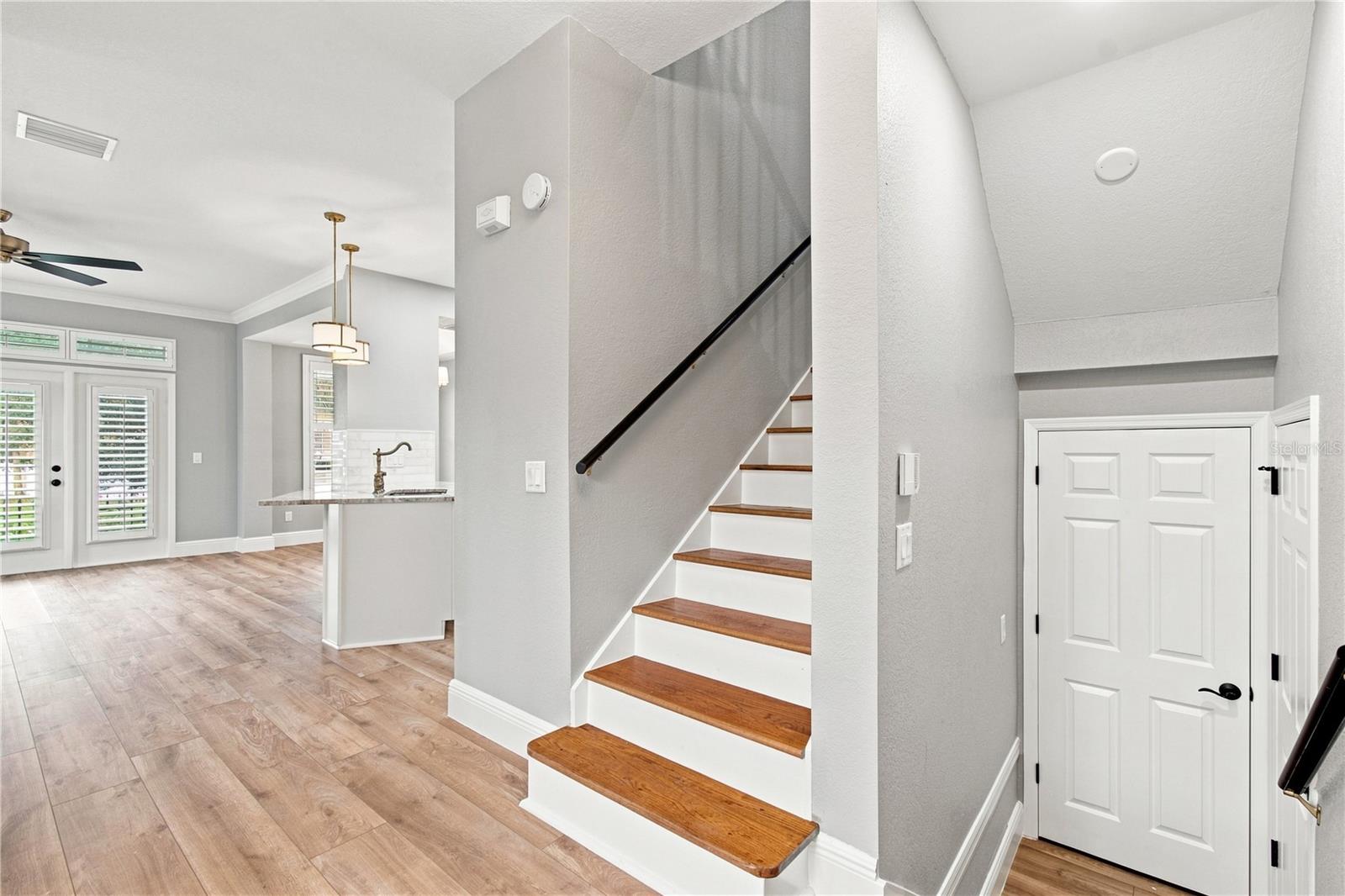 113 BOSPHOROUS AVE #1