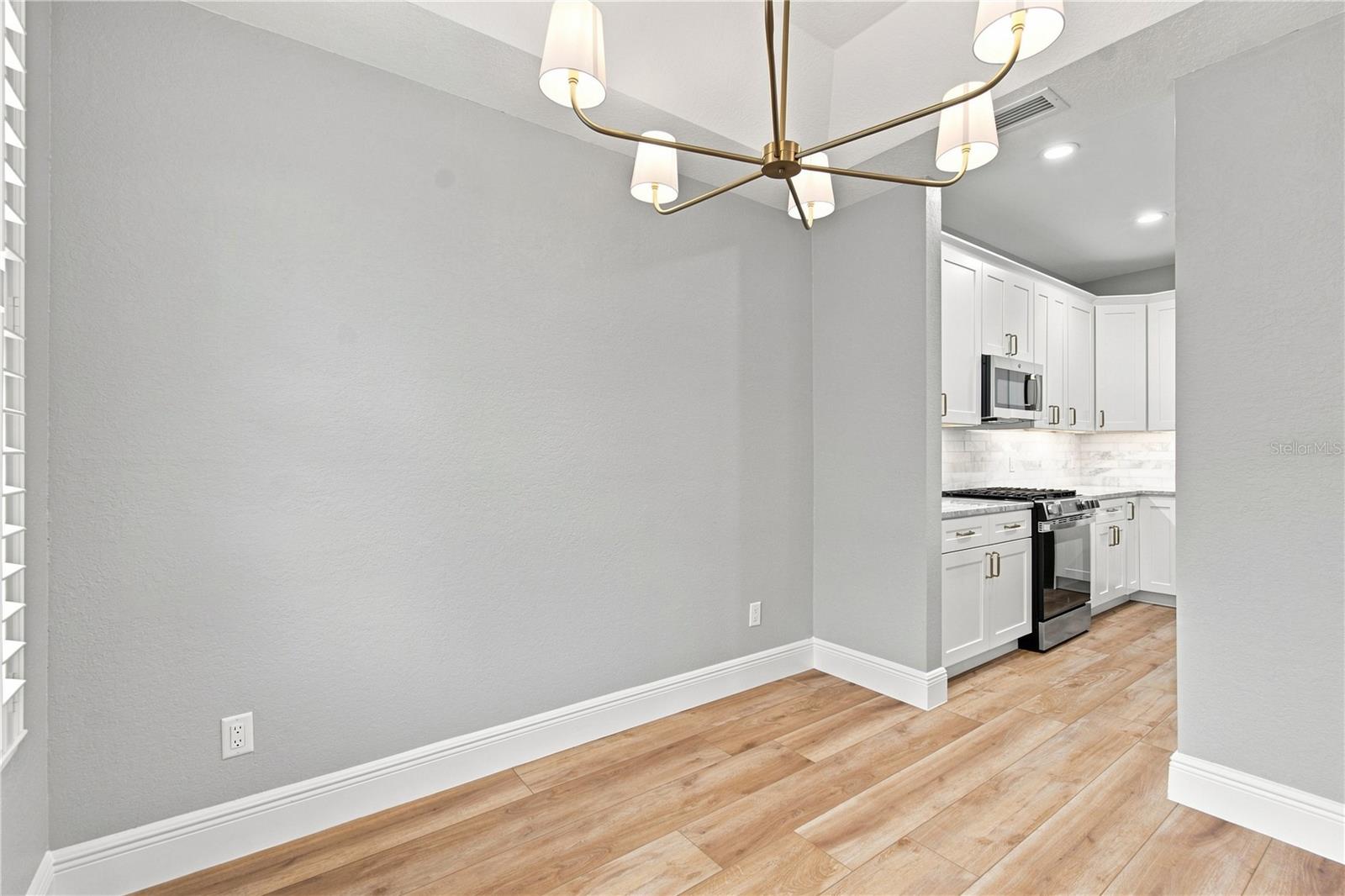 113 BOSPHOROUS AVE #1