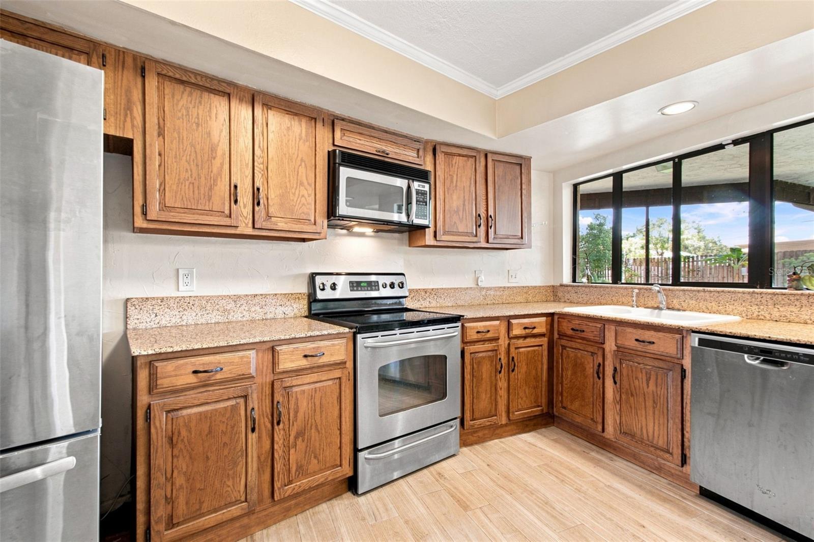 4607 CLOVERLAWN DR