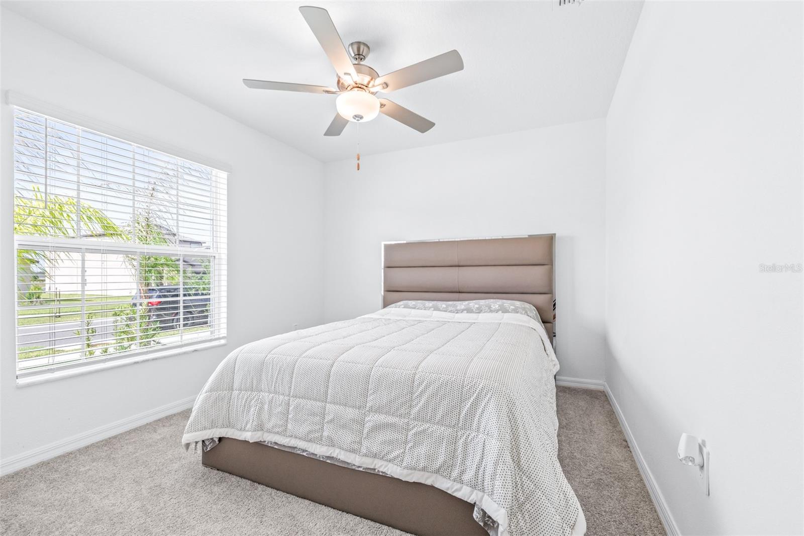 5182 FIDDLE FIG AVE