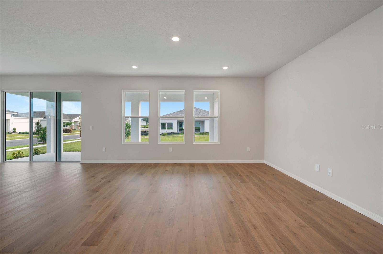 439 SPRING HARVEST DR
