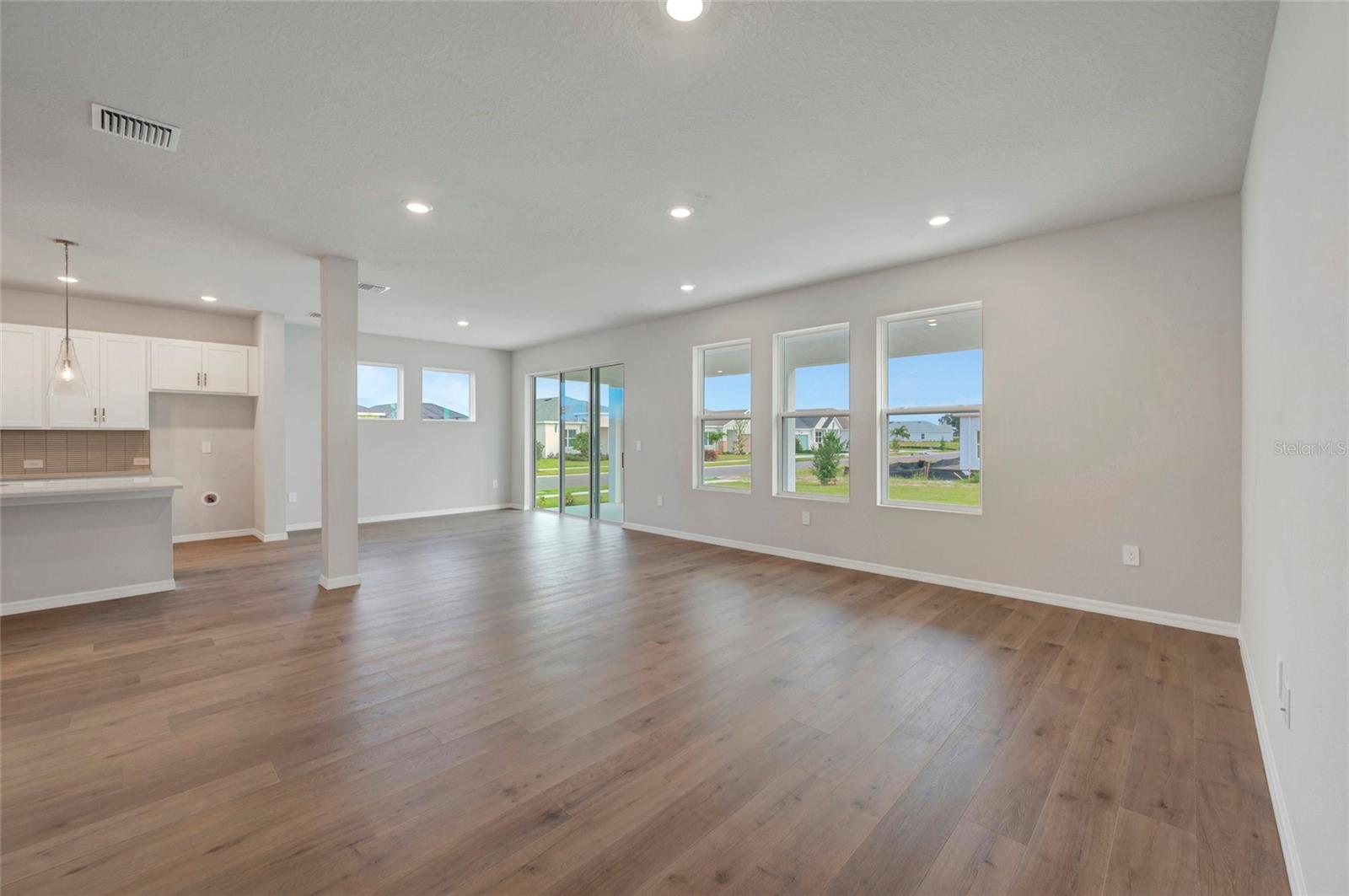 439 SPRING HARVEST DR