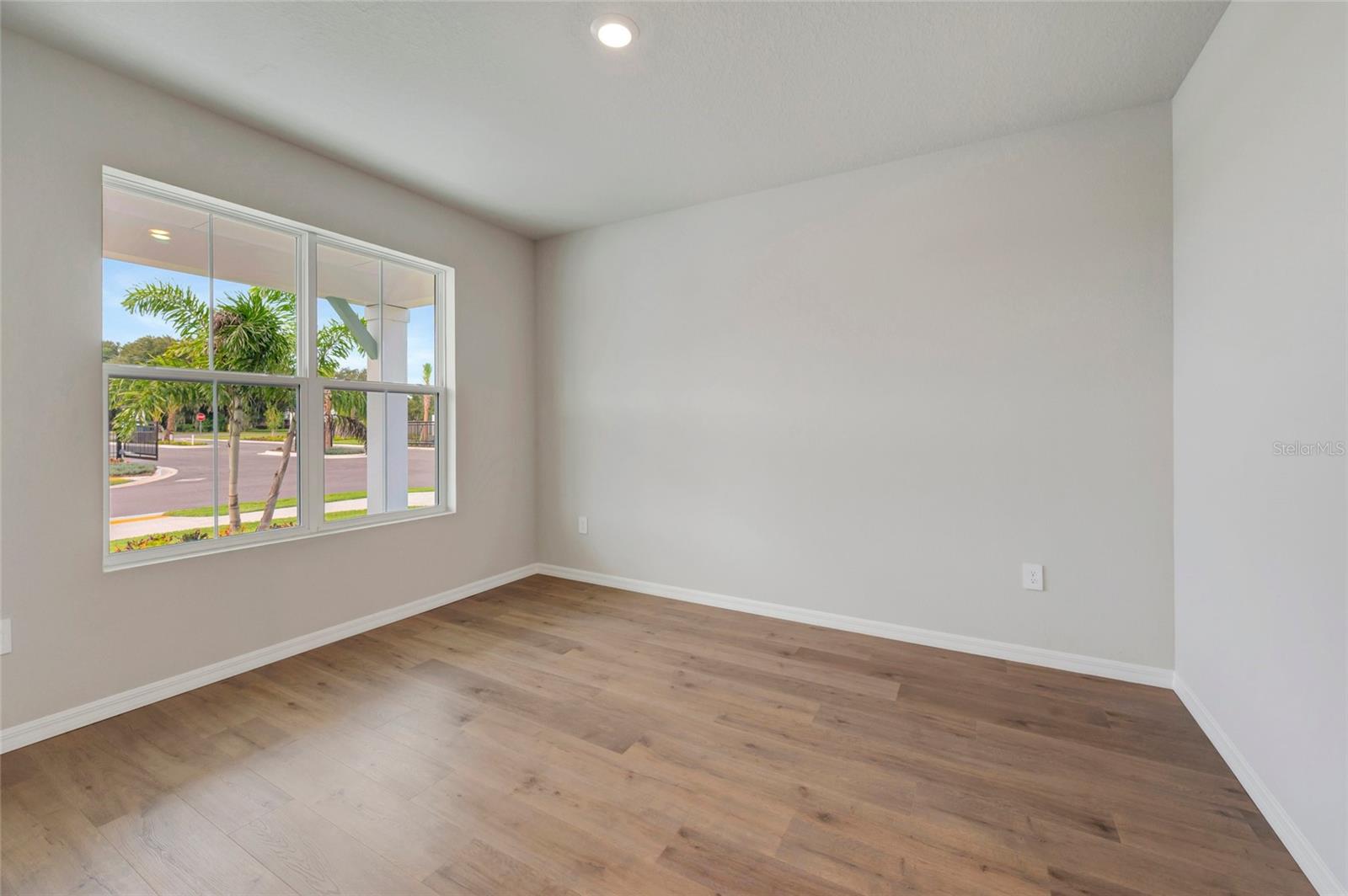 439 SPRING HARVEST DR