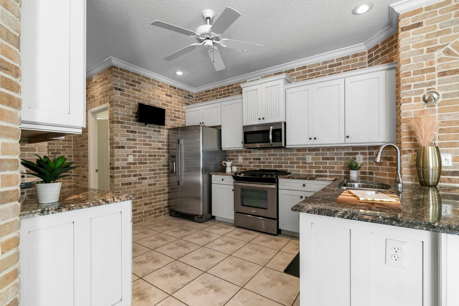 12304 WYCLIFF PL