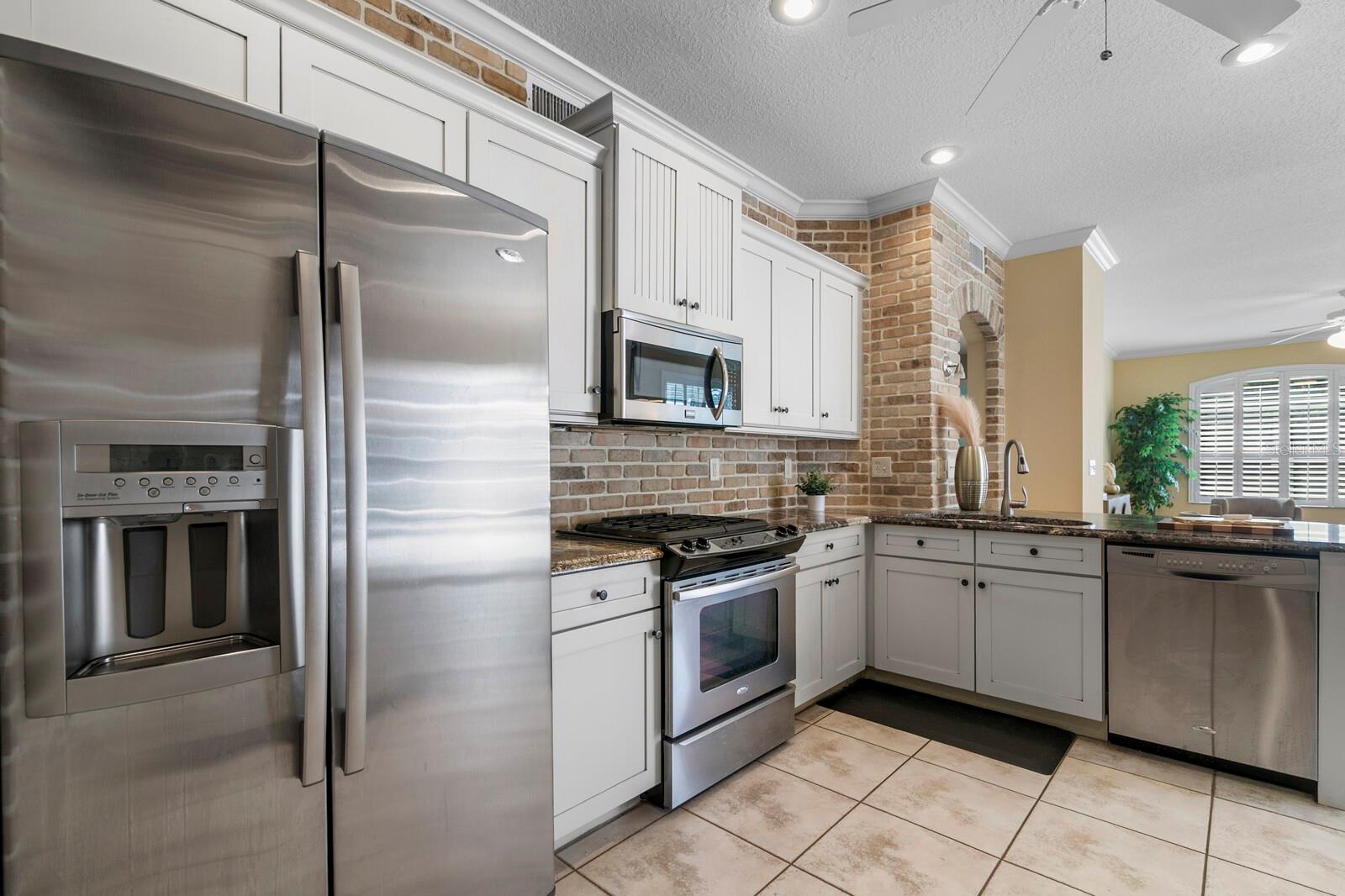 12304 WYCLIFF PL