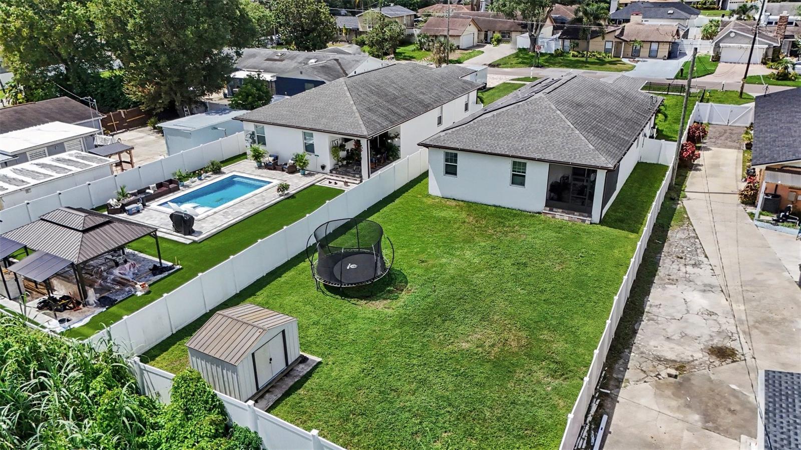 8307 N GOMEZ AVE