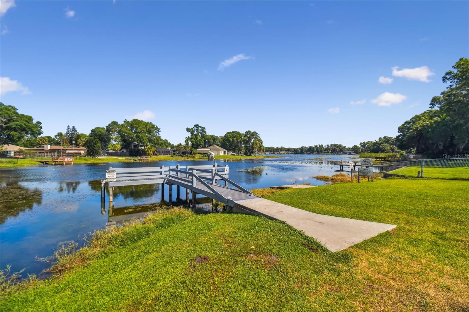 22420 SHORESIDE DR