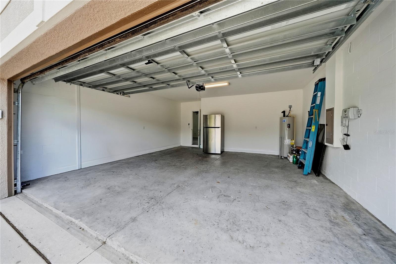 13904 ARBOR PINES DR
