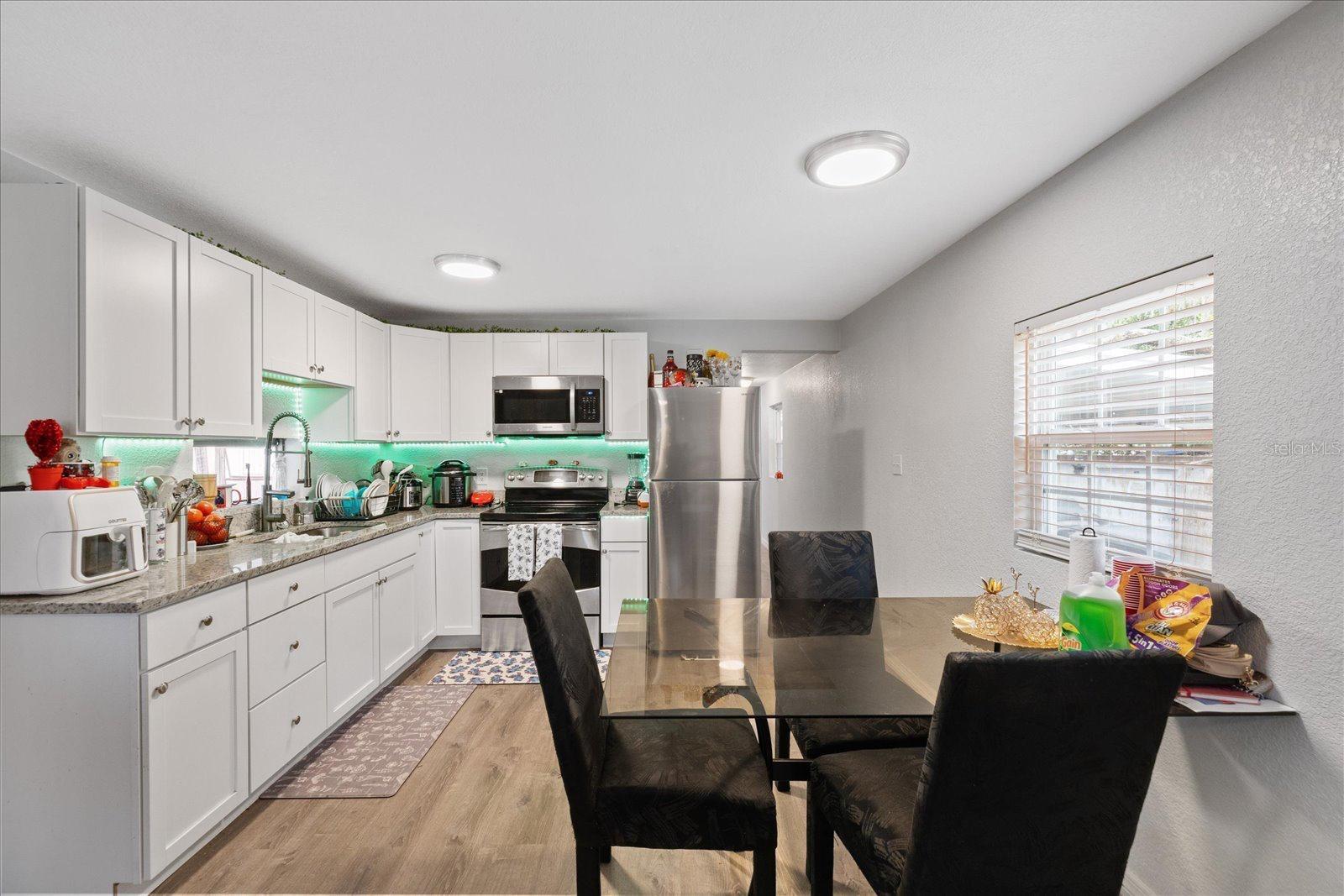 4115 MAYWOOD DR
