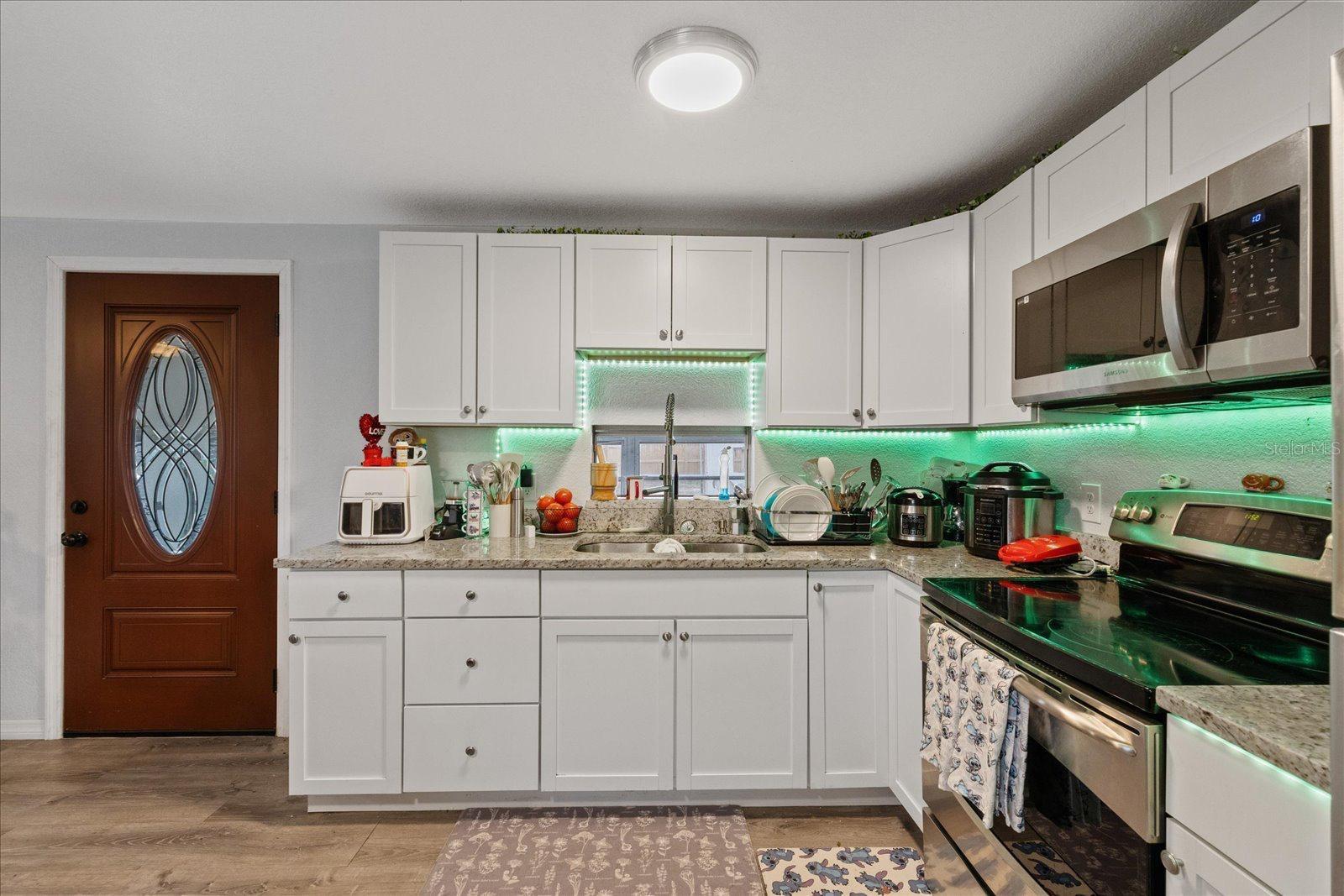 4115 MAYWOOD DR