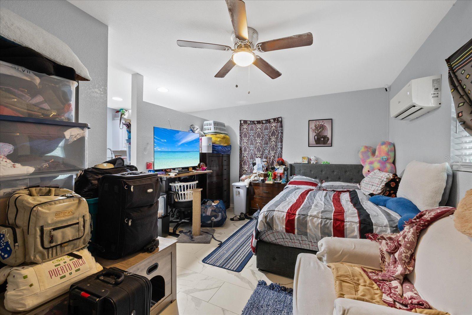 4115 MAYWOOD DR