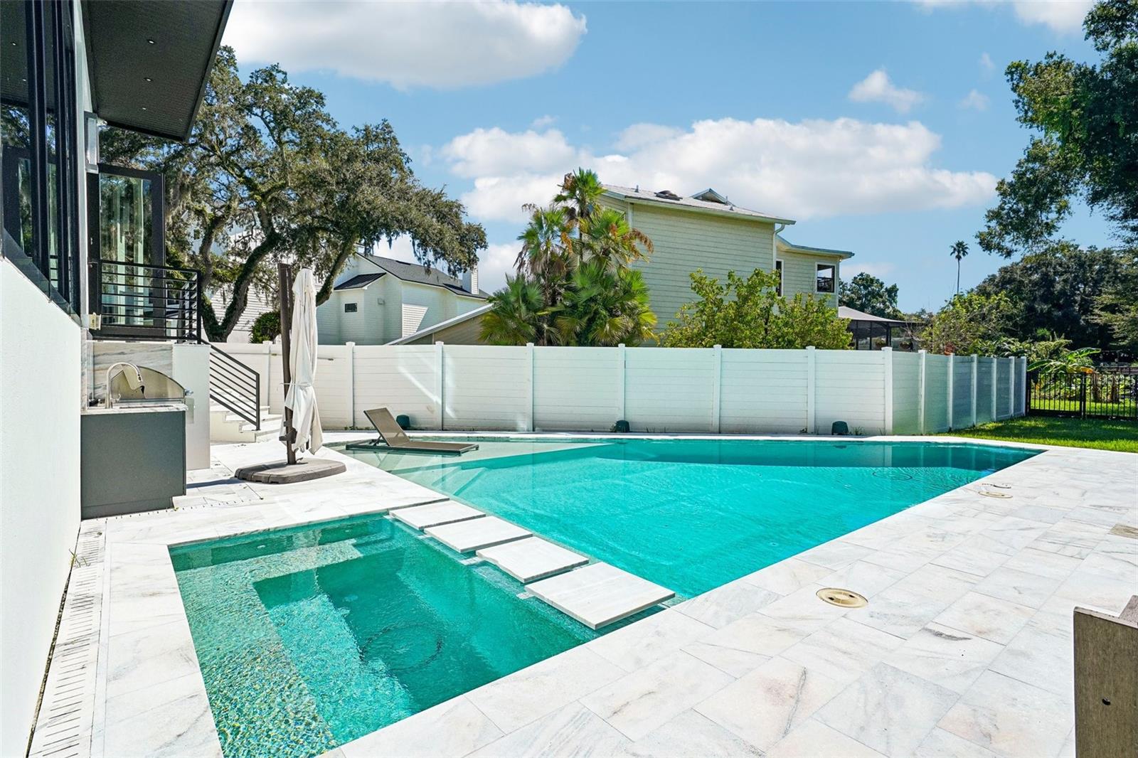 8103 N RIVER SHORE DR