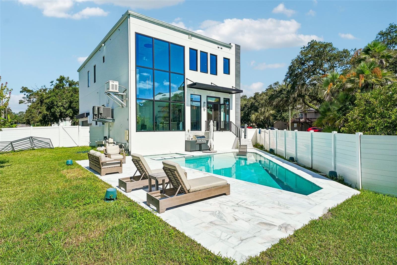 8103 N RIVER SHORE DR