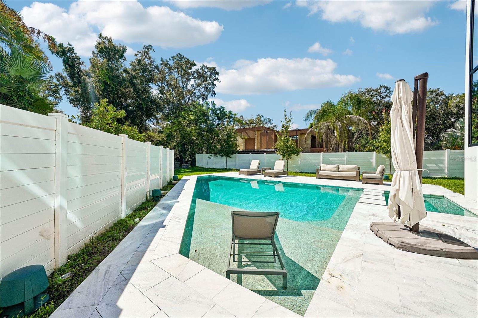 8103 N RIVER SHORE DR